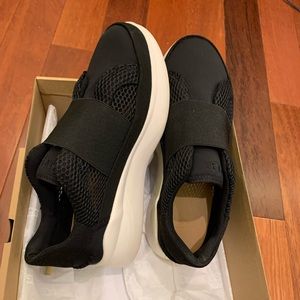 UGG Sneakers Linux Lite Sz 7